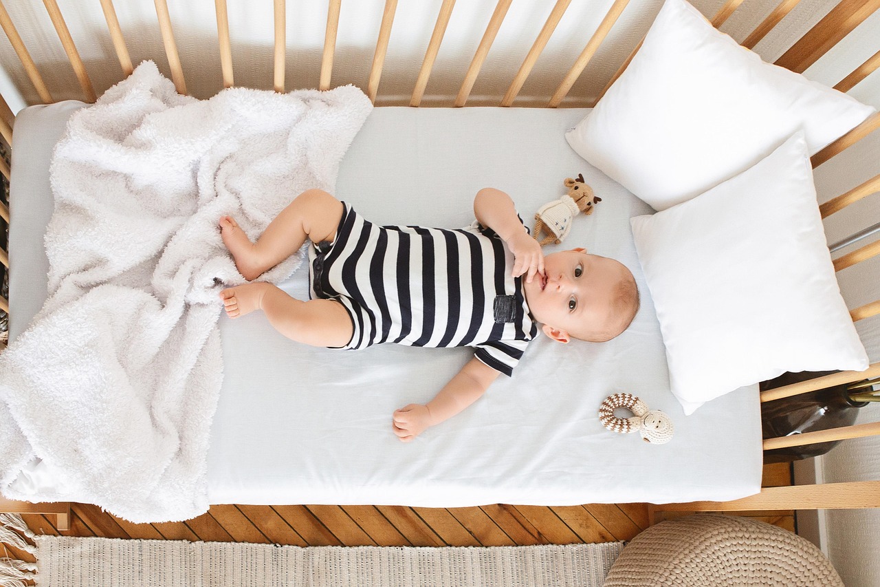Safe Way on how to keep your toddler from climbing out of the Crib